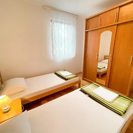 Knezevic Apartamento *