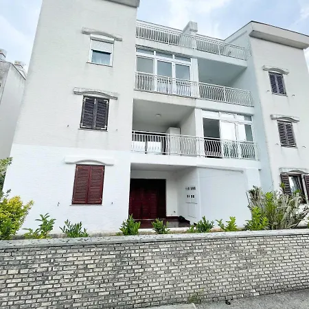 Knezevic * Jadranovo